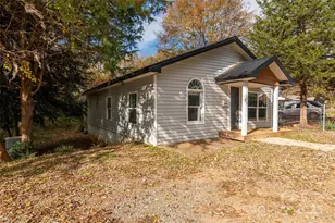 126 Hill St, Forest City, NC 28043 - Photo 2