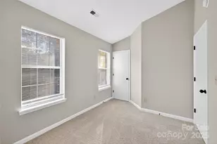 6407 Windsor Gate Ln, Charlotte, NC 28215 - Photo 18