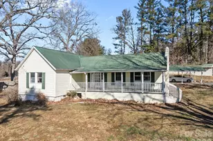 99 Wakefield Dr, Hendersonville, NC 28792 - Photo 1