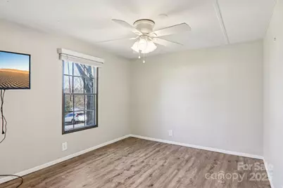 302 Meadowbrook Court, Hendersonville, NC 28792 - Photo 22