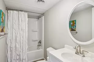 302 Meadowbrook Ct, Hendersonville, NC 28792 - Photo 30