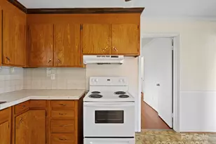 325 Prince Charles St, Charlotte, NC 28213 - Photo 10