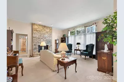 21 Old Applewood Lane, Hendersonville, NC 28739 - Photo 8