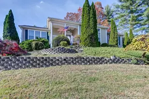 21 Old Applewood Ln, Hendersonville, NC 28739 - Photo 2