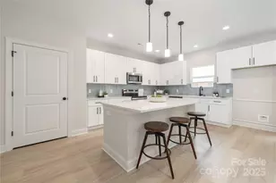 7034 Lakeside Dr, Charlotte, NC 28215 - Photo 2