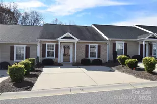 2056 Pin Oak Pl, Cramerton, NC 28032 - Photo 2