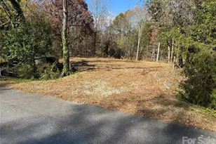 8730 Hills Dell Dr, Concord, NC 28027 - Photo 2