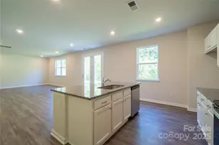 3324 Blf Hl Ln, Charlotte, NC 28215 - Photo 10