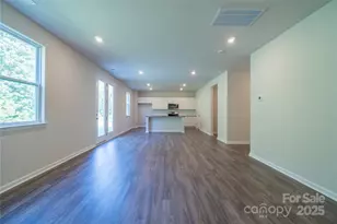 3324 Blf Hl Ln, Charlotte, NC 28215 - Photo 4