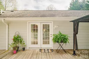 107 Sugar Mill Woods Dr, Zirconia, NC 28790 - Photo 16