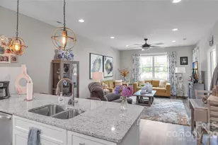 1508 28th St Ln SE, Hickory, NC 28602 - Photo 1