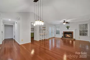 3300 Selwyn Farms Ln, Charlotte, NC 28209 - Photo 2