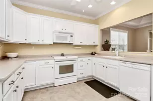 10046 Bishops Gate Blvd, Pineville, NC 28134 - Photo 12