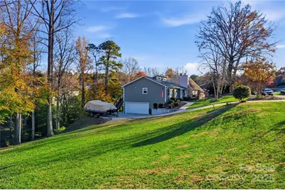 5979 Gold Creek Estate Drive, Hickory, NC 28601 - Photo 2