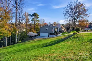 5979 Gold Creek Estate Dr, Hickory, NC 28601 - Photo 2