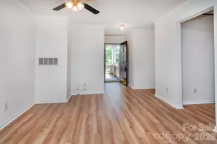 2536 Stradbrook Dr, Charlotte, NC 28210 - Photo 4