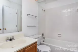 2536 Stradbrook Dr, Charlotte, NC 28210 - Photo 20