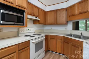 2536 Stradbrook Dr, Charlotte, NC 28210 - Photo 12