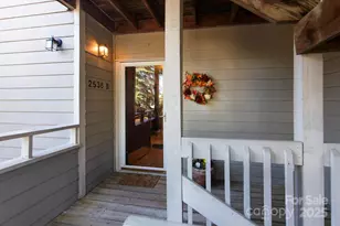 2536 Stradbrook Dr, Charlotte, NC 28210 - Photo 2