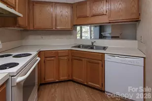 2536 Stradbrook Dr, Charlotte, NC 28210 - Photo 6