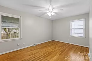 4332 Winedale Ln, Charlotte, NC 28205 - Photo 16