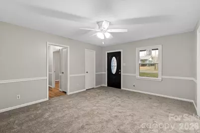 4332 Winedale Lane, Charlotte, NC 28205 - Photo 8