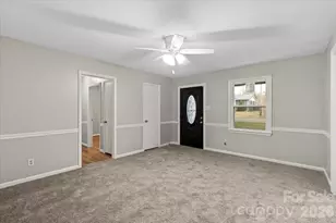 4332 Winedale Ln, Charlotte, NC 28205 - Photo 6