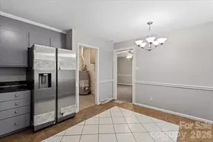 4332 Winedale Ln, Charlotte, NC 28205 - Photo 2