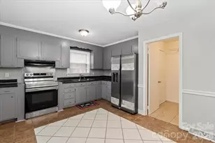 4332 Winedale Ln, Charlotte, NC 28205 - Photo 4