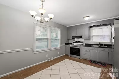 4332 Winedale Lane, Charlotte, NC 28205 - Photo 4