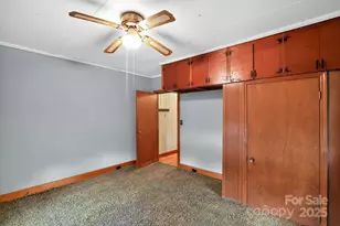 396 S Peak St, Columbus, NC 28722 - Photo 8