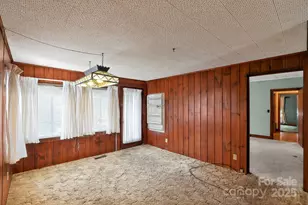 396 S Peak St, Columbus, NC 28722 - Photo 6