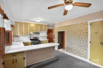 396 S Peak Street, Columbus, NC 28722 - Photo 10