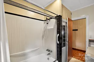 396 S Peak St, Columbus, NC 28722 - Photo 16