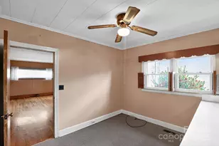396 S Peak St, Columbus, NC 28722 - Photo 22