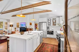 112 Pearson Dr, Asheville, NC 28801 - Photo 2