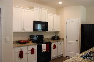 6106 Purbeck Way, Charlotte, NC 28215 - Photo 10