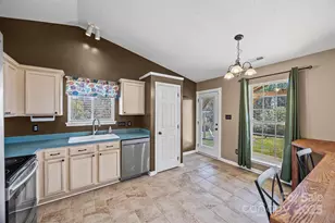 132 Sella Ridge Dr, Mount Holly, NC 28120 - Photo 8