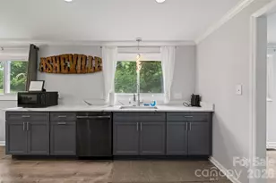334 Mills Gap Rd, Asheville, NC 28803 - Photo 6