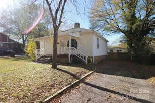 206 Frances St, Clover, SC 29710 - Photo 2