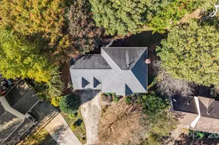 2507 Bathgate Ln, Matthews, NC 28105 - Photo 2