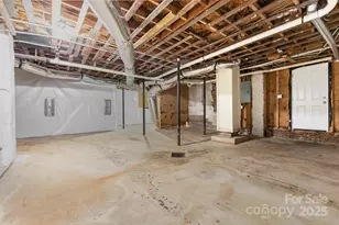 2446 Columbus Cir, Charlotte, NC 28208 - Photo 22