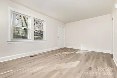 2446 Columbus Circle, Charlotte, NC 28208 - Photo 6