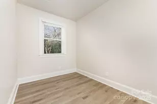 2446 Columbus Cir, Charlotte, NC 28208 - Photo 12