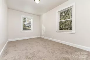 2446 Columbus Cir, Charlotte, NC 28208 - Photo 16