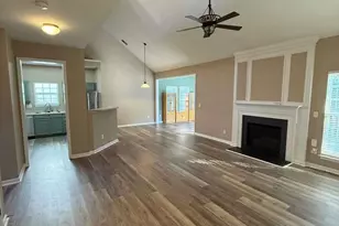 11042 Carver Pond Rd, Charlotte, NC 28269 - Photo 8