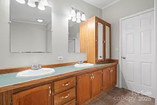 5499 Pembrooke Dr, Granite Falls, NC 28630 - Photo 32