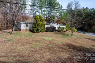 5499 Pembrooke Dr, Granite Falls, NC 28630 - Photo 6
