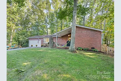120 Pleasant Hill Circle, Waynesville, NC 28786 - Photo 2