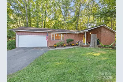 120 Pleasant Hill Circle, Waynesville, NC 28786 - Photo 1